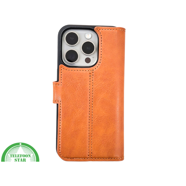 Cognac Bookcase Hoesje twee en een iPhone 15 Pro &ndash; Lederen Look &amp; Kaartvak | Telefoonstar.nl – foto 3