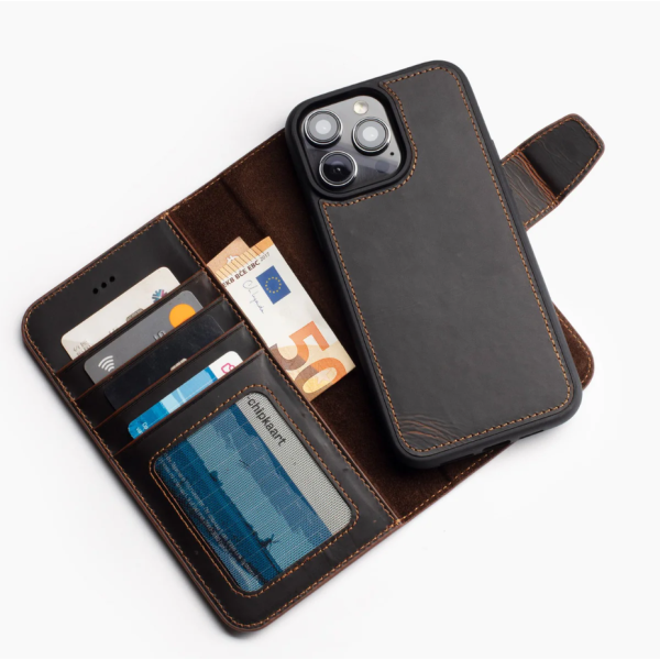 iPhone 15 Plus 2 in 1 Bookcase | 100% Leer | Ruimte voor drie pasjes | Bruin – foto 3