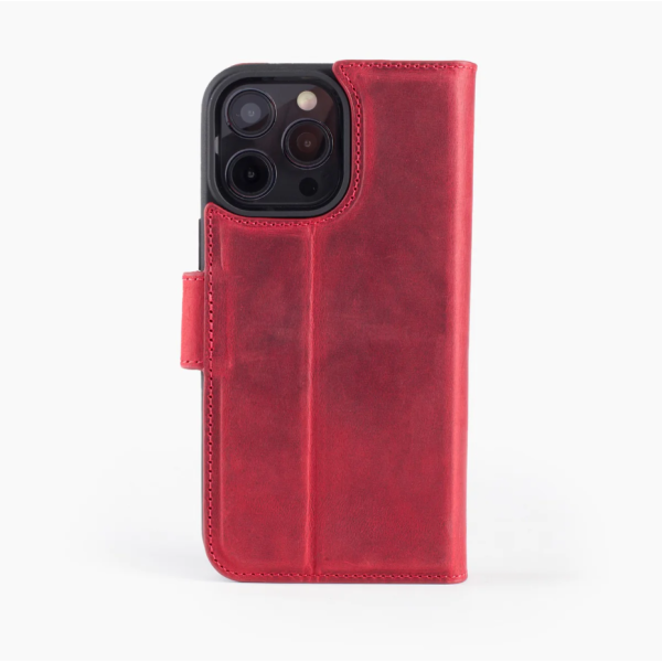 iPhone 15 Pro Max 2 in 1 Bookcase | 100% Leer | Ruimte voor drie pasjes | Rood – foto 2