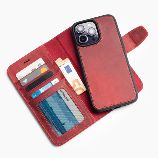 iPhone 15 Pro Max 2 in 1 Bookcase | 100% Leer | Ruimte voor drie pasjes | Rood – foto 3